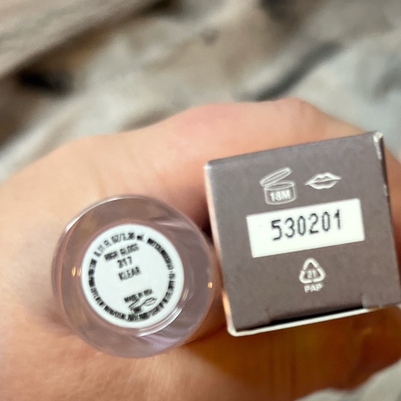 Kylie Cosmetics High Gloss Duo - Klear and Dolce K - Picture 6 of 7